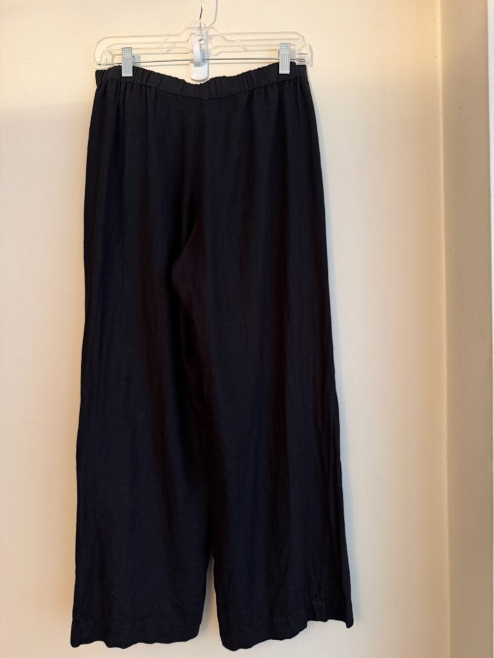 Velvet by Graham & Spencer black linen pants. Style is LOLA03. Size S. NWT. - Picture 4 of 8